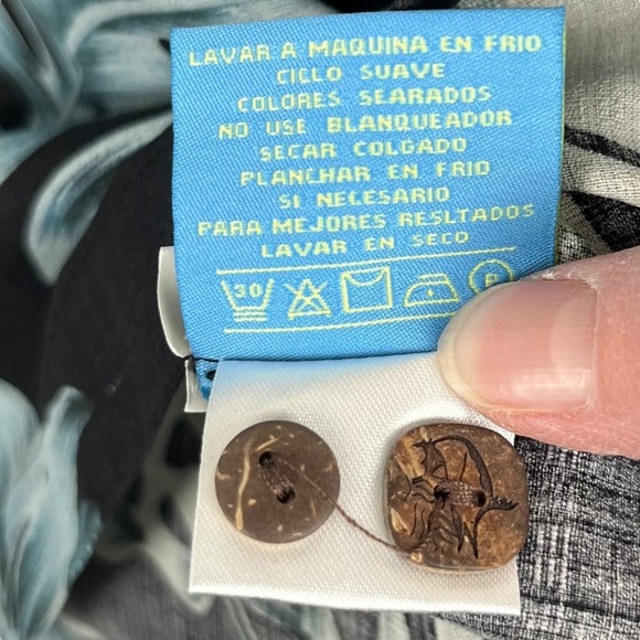 Bermuda Bay Men’s 100% Silk Tropical Hawaiian Black & Blue Printed Shirt Size M - Picture 9 of 10